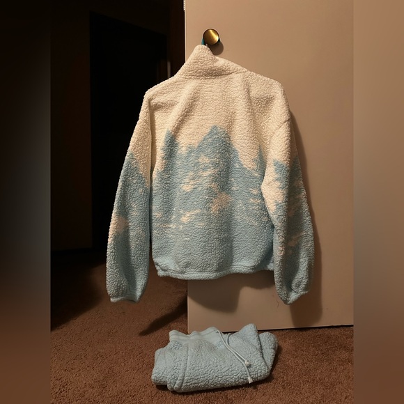 Gilly Hicks Winter Lounge Set - Picture 4 of 4